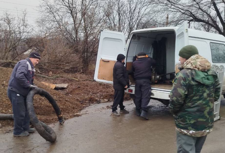 Аварийно-восстановительная бригада Хабаровского края обеспечивает бесперебойную работу коммунальных систем Дебальцево в новогодний период Аварийно-восстановительная бригада Хабаровского края обеспечивает бесперебойную работу коммунальных систем Дебальцево в новогодний период