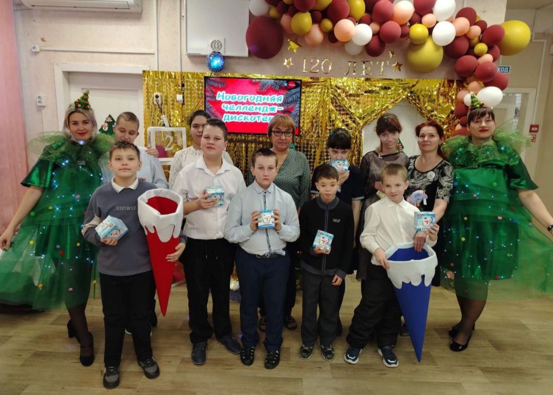 В преддверии самого доброго и волшебного праздника в библиотеке-филиале №3 прошёл цикл новогодних утренников для наших юных читателей и ребят клуба «Радуга» В преддверии самого доброго и волшебного праздника в библиотеке-филиале №3 прошёл цикл новогодних утренников для наших юных читателей и ребят клуба «Радуга»