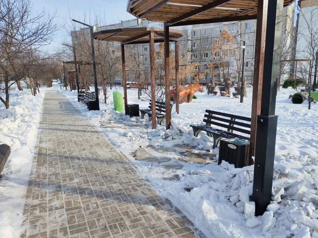 Работа в праздничные дни продолжается, чтобы наш город оставался чистым, уютным и безопасным Работа в праздничные дни продолжается, чтобы наш город оставался чистым, уютным и безопасным