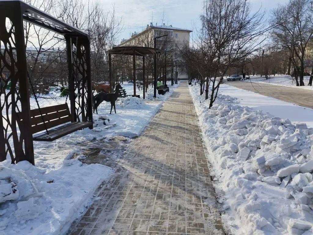 Работа в праздничные дни продолжается, чтобы наш город оставался чистым, уютным и безопасным Работа в праздничные дни продолжается, чтобы наш город оставался чистым, уютным и безопасным