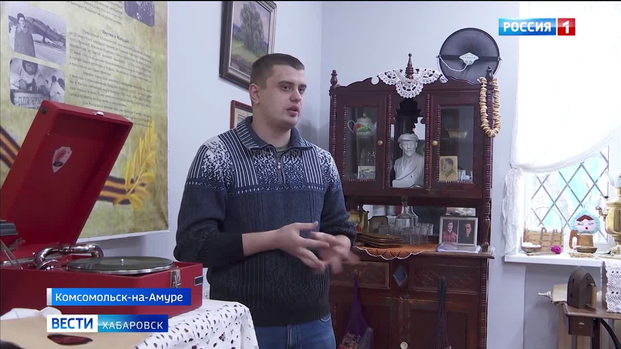 Урок, каких ещё не было: выставку военно-полевого художника открыли в одной из школ Города юности