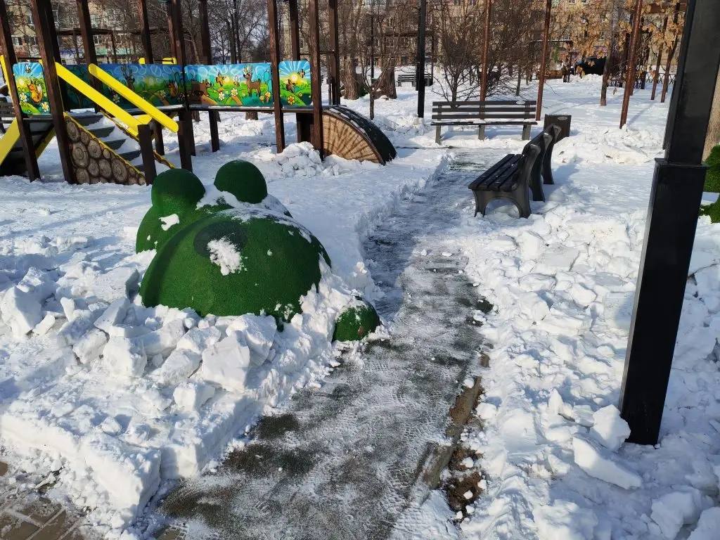 Работа в праздничные дни продолжается, чтобы наш город оставался чистым, уютным и безопасным Работа в праздничные дни продолжается, чтобы наш город оставался чистым, уютным и безопасным