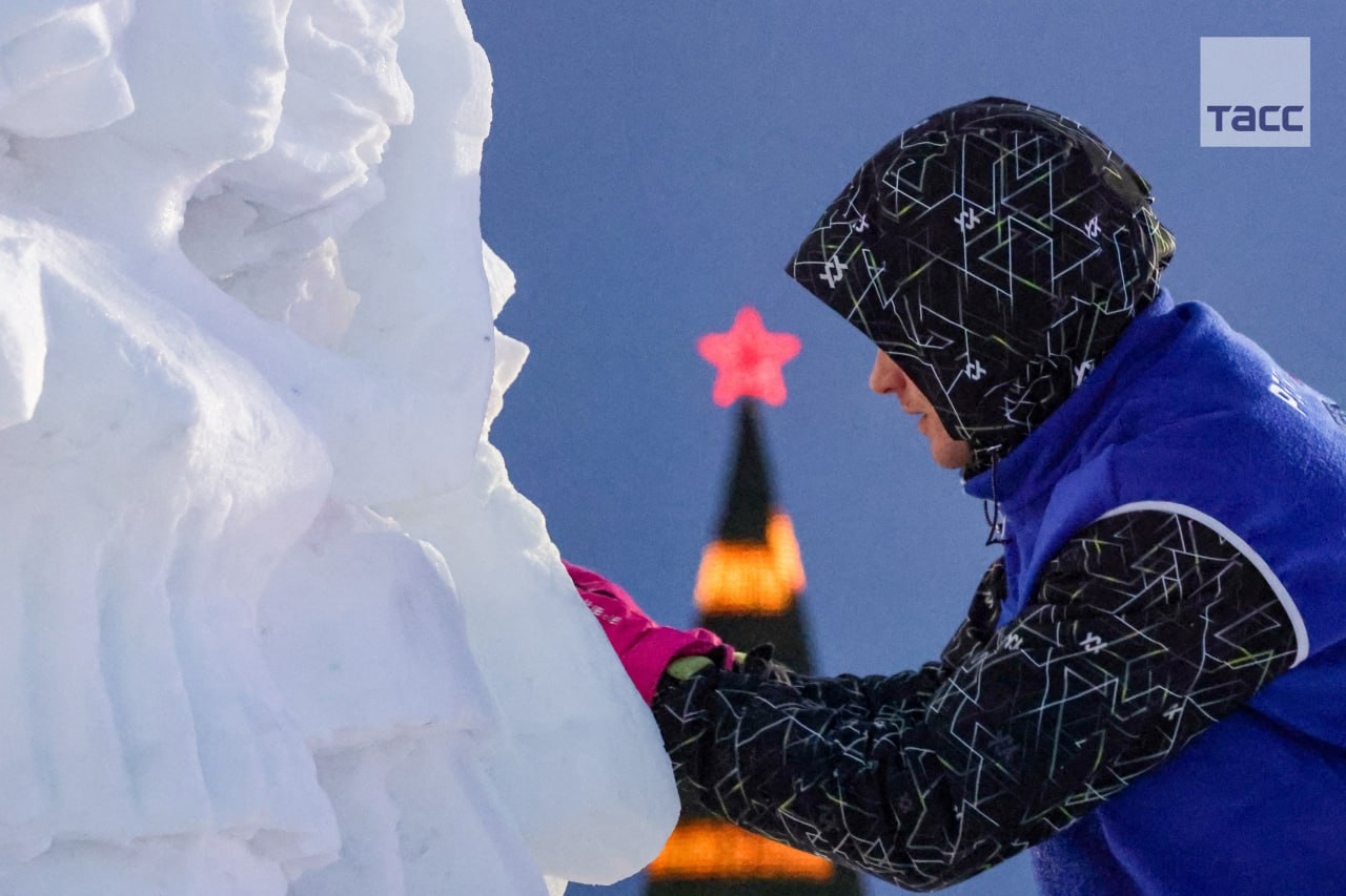 В Новосибирске прошел конкурс-фестиваль снежной скульптуры на приз мэра города В Новосибирске прошел конкурс-фестиваль снежной скульптуры на приз мэра города