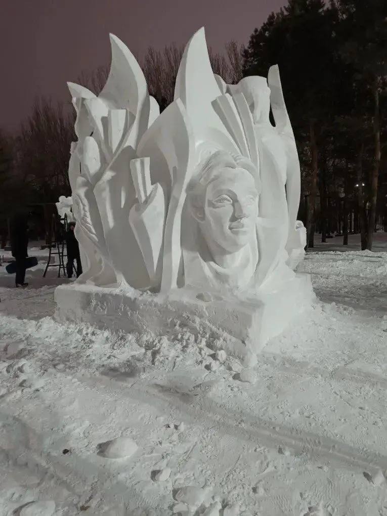 Хабаровские мастера покорили Харбин на Международном конкурсе ледовых и снежных скульптур Хабаровские мастера покорили Харбин на Международном конкурсе ледовых и снежных скульптур