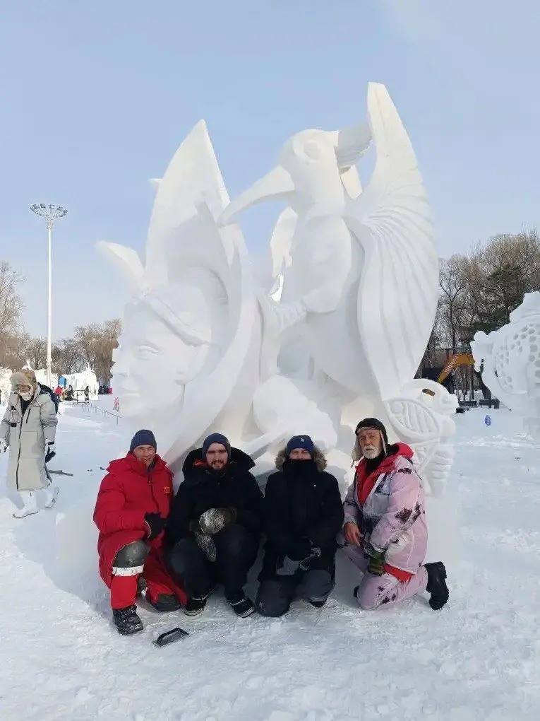 Хабаровские мастера покорили Харбин на Международном конкурсе ледовых и снежных скульптур Хабаровские мастера покорили Харбин на Международном конкурсе ледовых и снежных скульптур