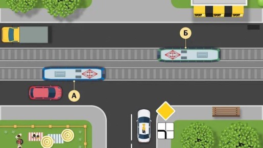 Кому водитель белого ТС обязан уступить дорогу при повороте налево?