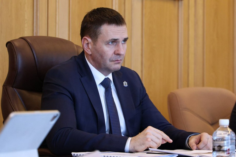 Поддержку аграриев обсудил губернатор Дмитрий Демешин с директором Хабаровского регионального филиала АО «Россельхозбанк» Александром Степановым Поддержку аграриев обсудил губернатор Дмитрий Демешин с директором Хабаровского регионального филиала АО «Россельхозбанк» Александром Степановым