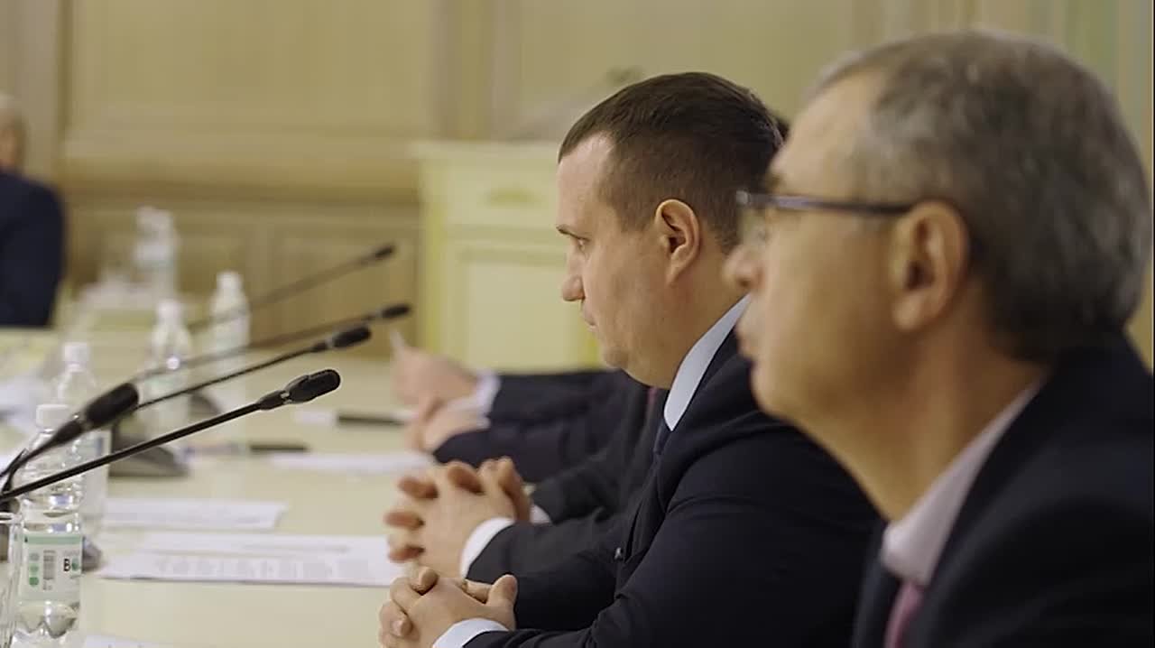 Как ускорить адаптацию квартир для ветеранов СВО, получивших инвалидность? Как увеличить количество туристических маршрутов для людей с ограниченными возможностями? Как решить проблему отсутствия междугородних автобусов...