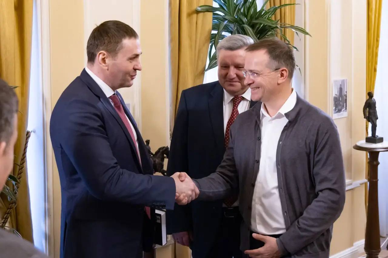 Макет памятника Победе над милитаристской Японией определили в Москве, в штаб-квартире Российского военно-исторического общества Макет памятника Победе над милитаристской Японией определили в Москве, в штаб-квартире Российского военно-исторического общества