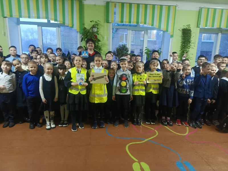 Сотрудники Госавтоинспекции провели информационно-пропагандистское мероприятие «Пешеход, будь внимательнее!» Сотрудники Госавтоинспекции провели информационно-пропагандистское мероприятие «Пешеход, будь внимательнее!»