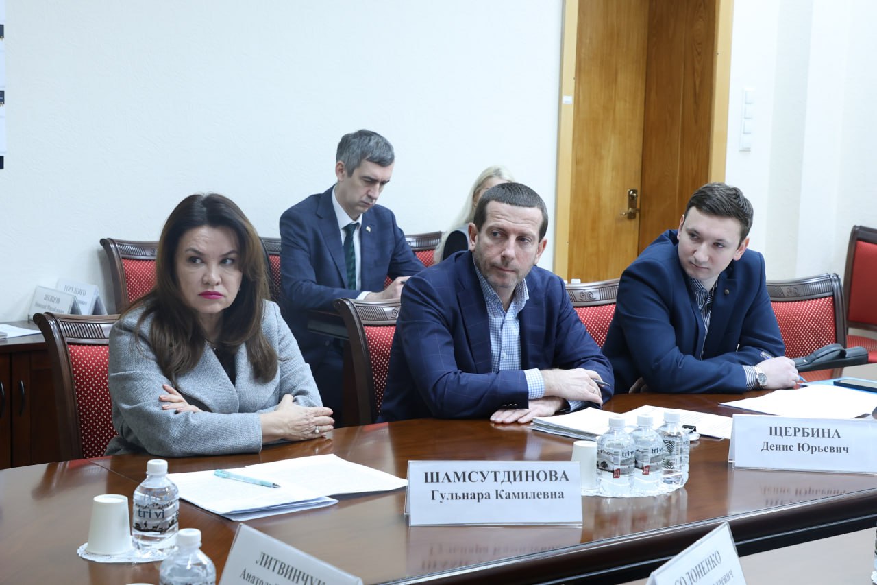 В Законодательной Думе Хабаровского края состоялось совещание по объекту ЖК «Ленинградский» В Законодательной Думе Хабаровского края состоялось совещание по объекту ЖК «Ленинградский»