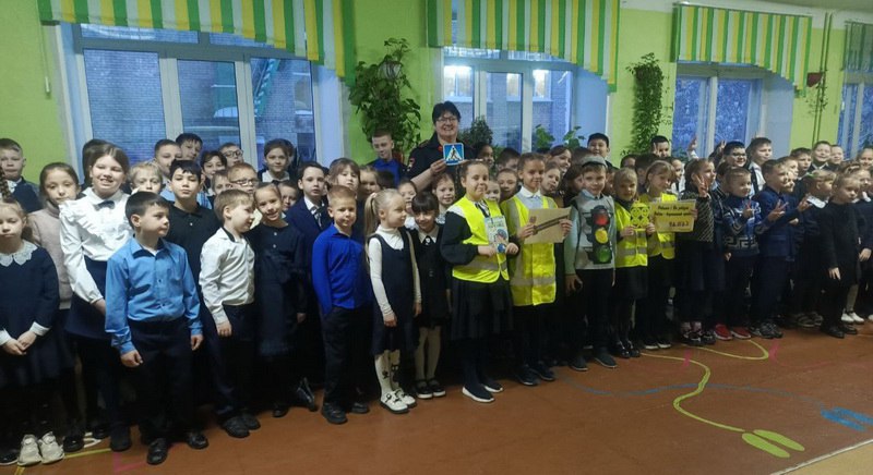 Сотрудники Госавтоинспекции провели информационно-пропагандистское мероприятие «Пешеход, будь внимательнее!» Сотрудники Госавтоинспекции провели информационно-пропагандистское мероприятие «Пешеход, будь внимательнее!»