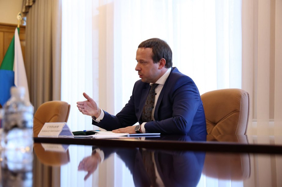 Поддержку аграриев обсудил губернатор Дмитрий Демешин с директором Хабаровского регионального филиала АО «Россельхозбанк» Александром Степановым Поддержку аграриев обсудил губернатор Дмитрий Демешин с директором Хабаровского регионального филиала АО «Россельхозбанк» Александром Степановым