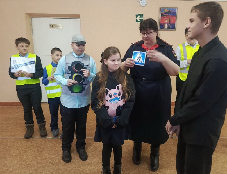 Сотрудники Госавтоинспекции провели информационно-пропагандистское мероприятие «Пешеход, будь внимательнее!» Сотрудники Госавтоинспекции провели информационно-пропагандистское мероприятие «Пешеход, будь внимательнее!»