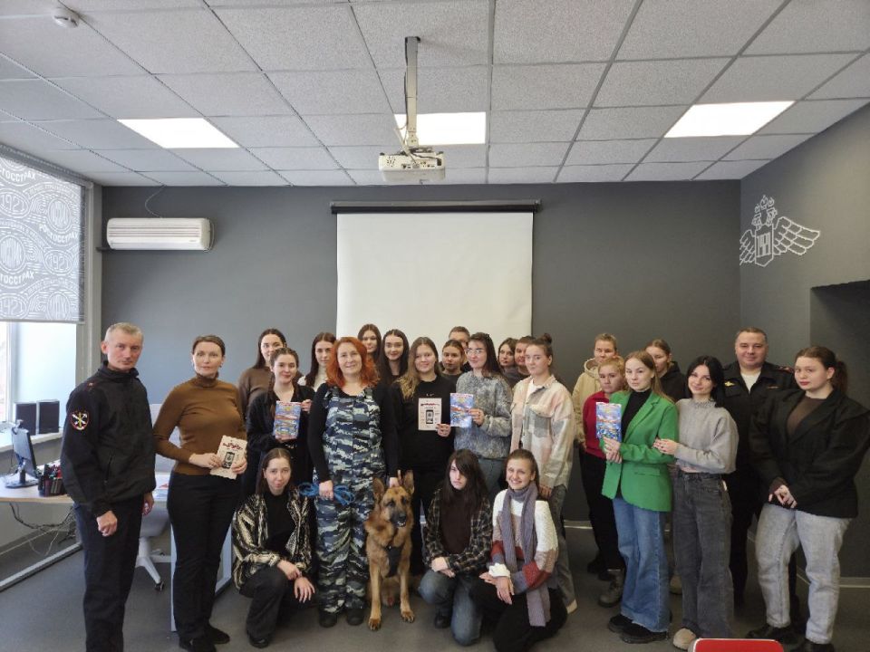 Студенческий десант в Хабаровске: от борьбы с мошенничеством до знакомства с полицейской овчаркой