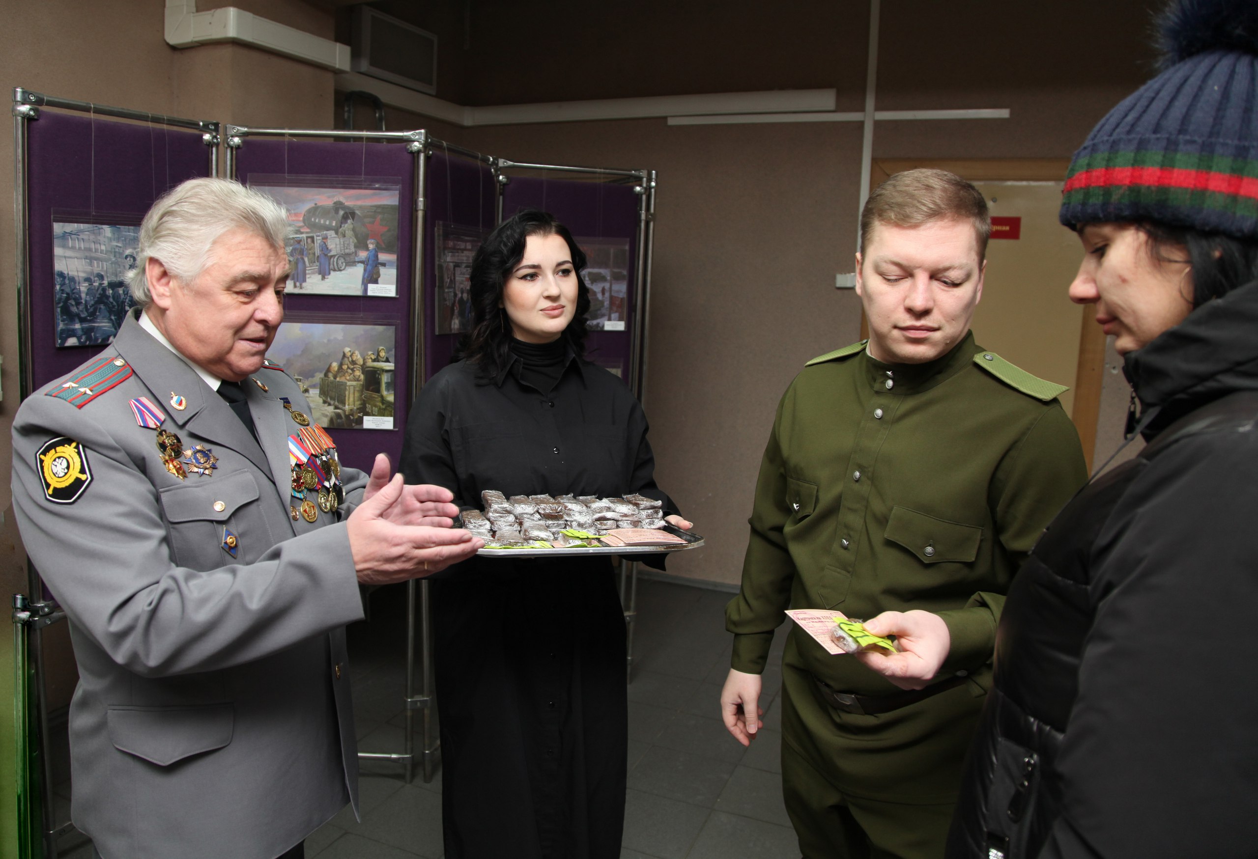 Полицейские Хабаровского края приняли участие в общероссийской инициативе «Блокадный хлеб», посвященной памяти жертв блокады Ленинграда