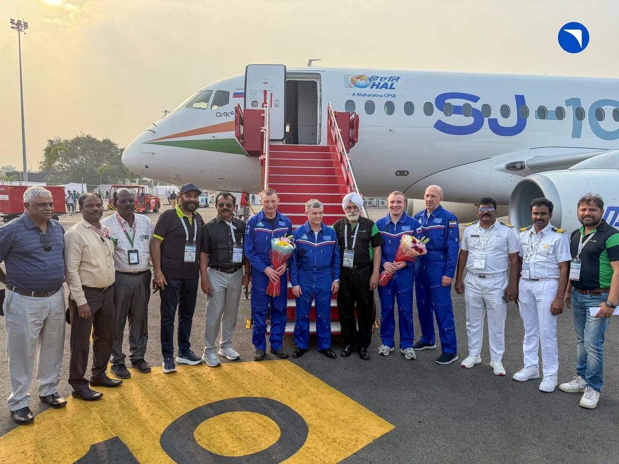 Импортозамещённый «Суперджет-100», собранный на Комсомольском-на-Амуре авиазаводе, прибыл на международную авиавыставку Wings India в Индию Импортозамещённый «Суперджет-100», собранный на Комсомольском-на-Амуре авиазаводе, прибыл на международную авиавыставку Wings India в Индию