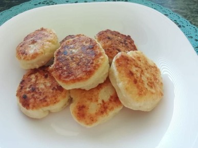 Сырники разваливаются? Секрет идеальной формы - выбросьте муку