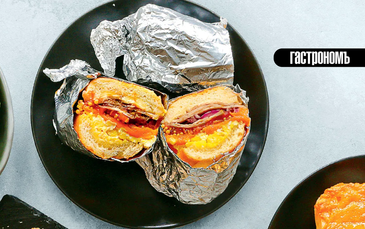 Питательный яичный сэндвич для быстрого завтрака