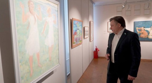 Александр Жорник: Поздравил коллектив Музея изобразительных искусств Комсомольска-на-Амуре с 60-летним юбилеем