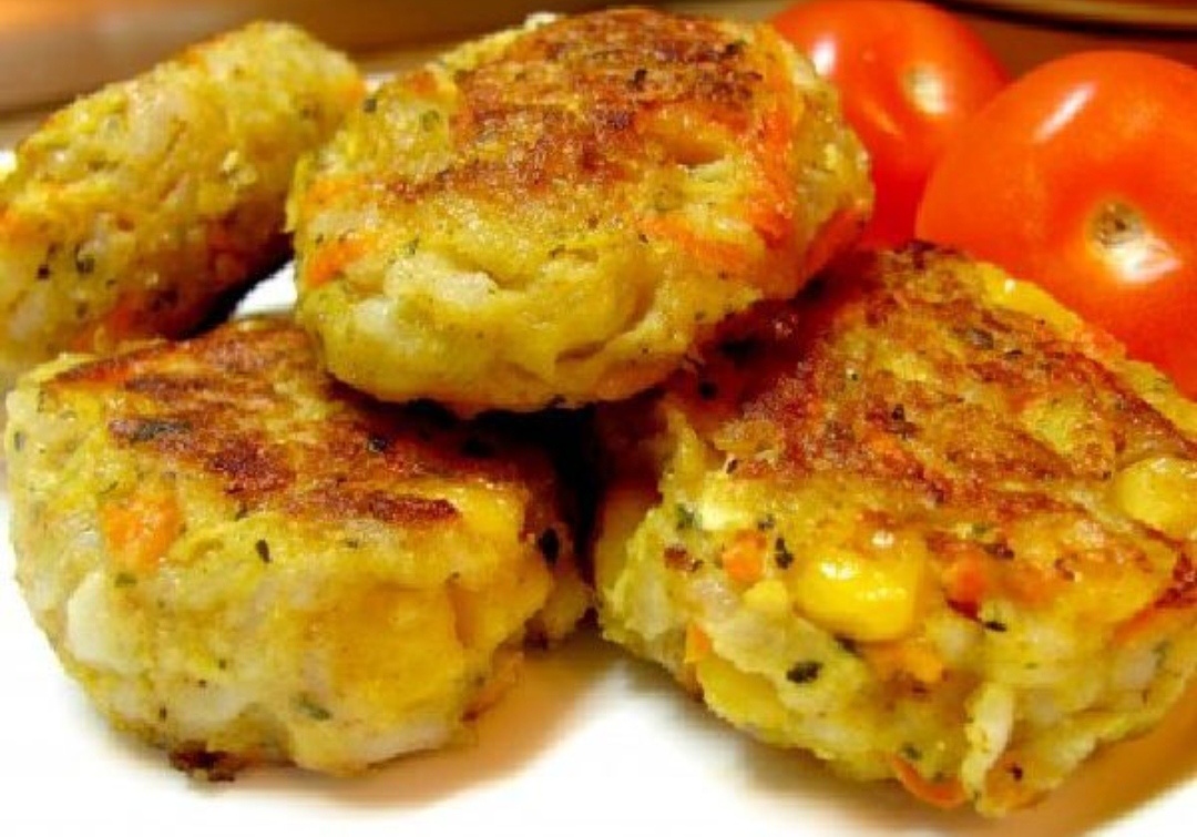 Нежные биточки из пшена с овощами для постного стола