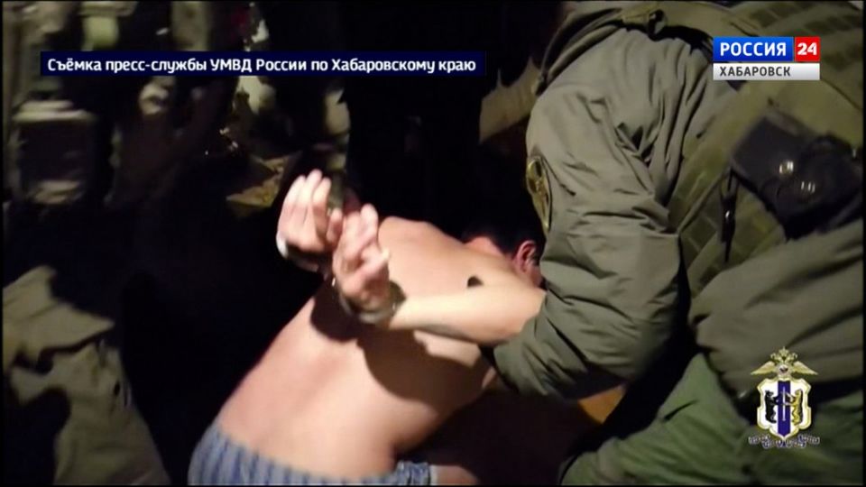 Успел потратиться на алкоголь: в Хабаровске задержан рецидивист, находящийся в федеральном розыске