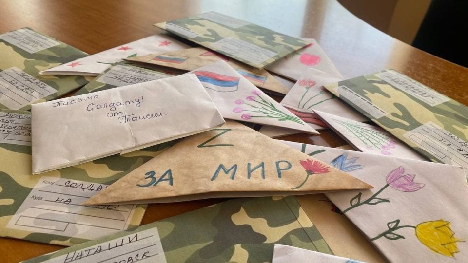 В рамках акции по сбору гуманитарной помощи, приуроченной к 23 февраля, комитет по управлению Индустриальным районом передал руководителю волонтёрского движения АНО «Победа» Павлу Дорошенко очередную партию помощи нашим...