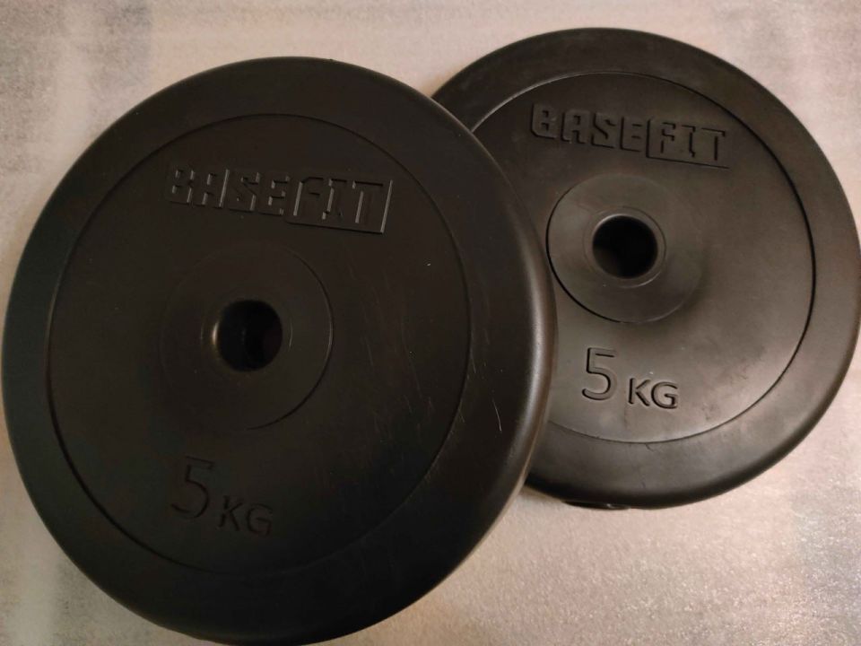 Блином по голове получил комсомольчанин во время застолья