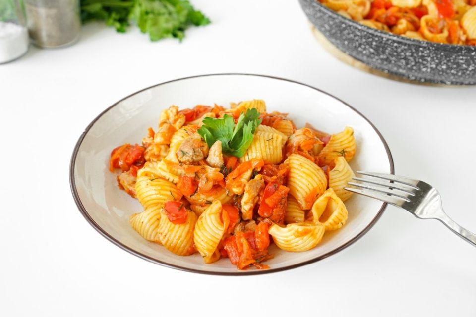 Макароны с курицей: идеальный ужин за 30 минут