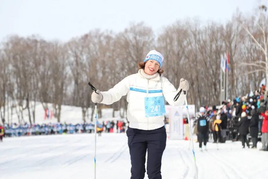 Около 4 тысяч жителей региона вышли на старт Всероссийской массовой лыжной гонки «Лыжня России» Около 4 тысяч жителей региона вышли на старт Всероссийской массовой лыжной гонки «Лыжня России»