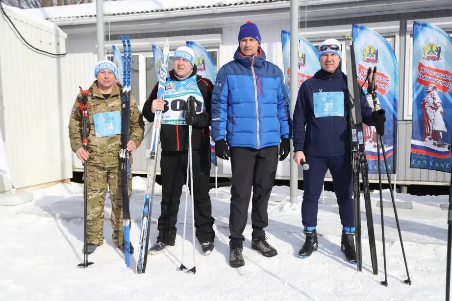 Около 4 тысяч жителей региона вышли на старт Всероссийской массовой лыжной гонки «Лыжня России» Около 4 тысяч жителей региона вышли на старт Всероссийской массовой лыжной гонки «Лыжня России»