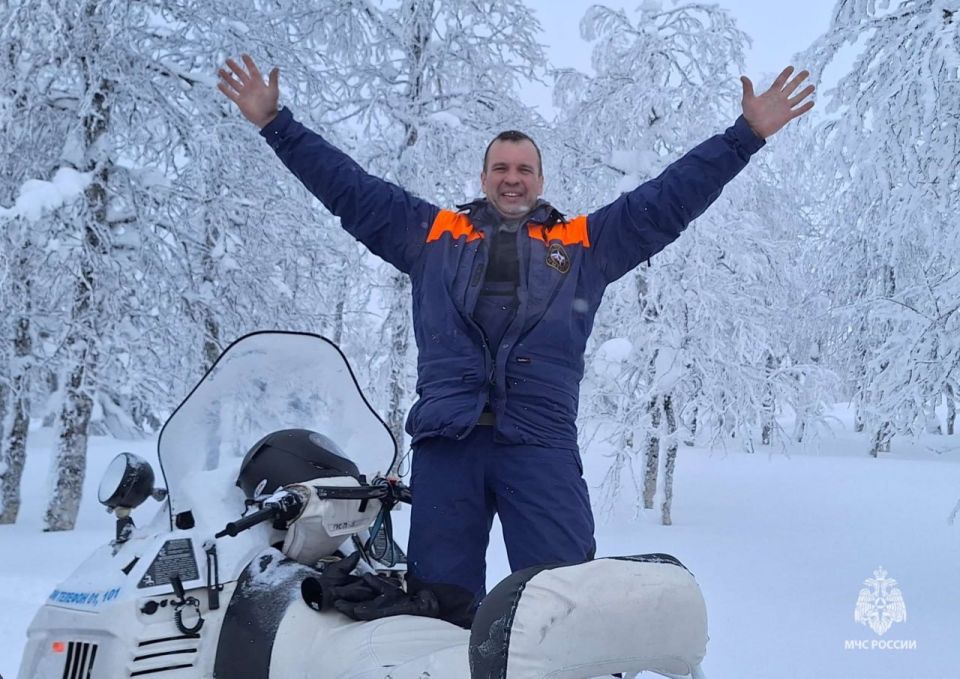 Безопасных выходных желают спасатели!