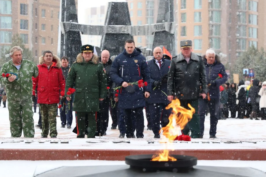 Дмитрий Демешин: «Будем достойны героизма и мужества защитников российского государства!» Дмитрий Демешин: «Будем достойны героизма и мужества защитников российского государства!»