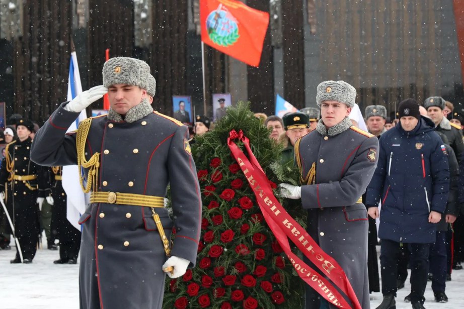 Дмитрий Демешин: «Будем достойны героизма и мужества защитников российского государства!» Дмитрий Демешин: «Будем достойны героизма и мужества защитников российского государства!»