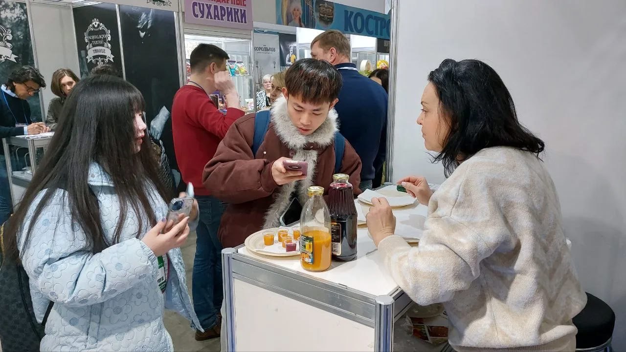 Пять производителей Хабаровского края представили свою продукцию на "Продэкспо-2026" в Москве Пять производителей Хабаровского края представили свою продукцию на "Продэкспо-2026" в Москве