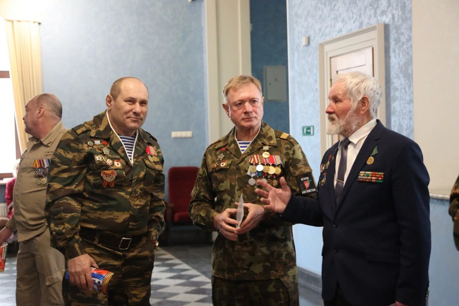 Дмитрий Демешин: «Будем достойны героизма и мужества защитников российского государства!» Дмитрий Демешин: «Будем достойны героизма и мужества защитников российского государства!»