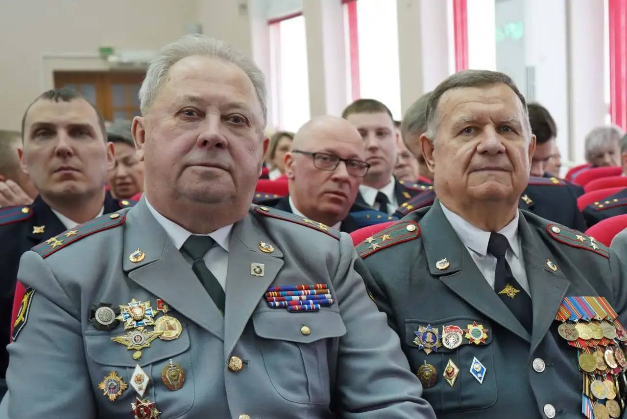 Начальник Управления МВД России по Хабаровскому краю поздравил личный состав и ветеранов ведомства с Днем защитника Отечества Начальник Управления МВД России по Хабаровскому краю поздравил личный состав и ветеранов ведомства с Днем защитника Отечества