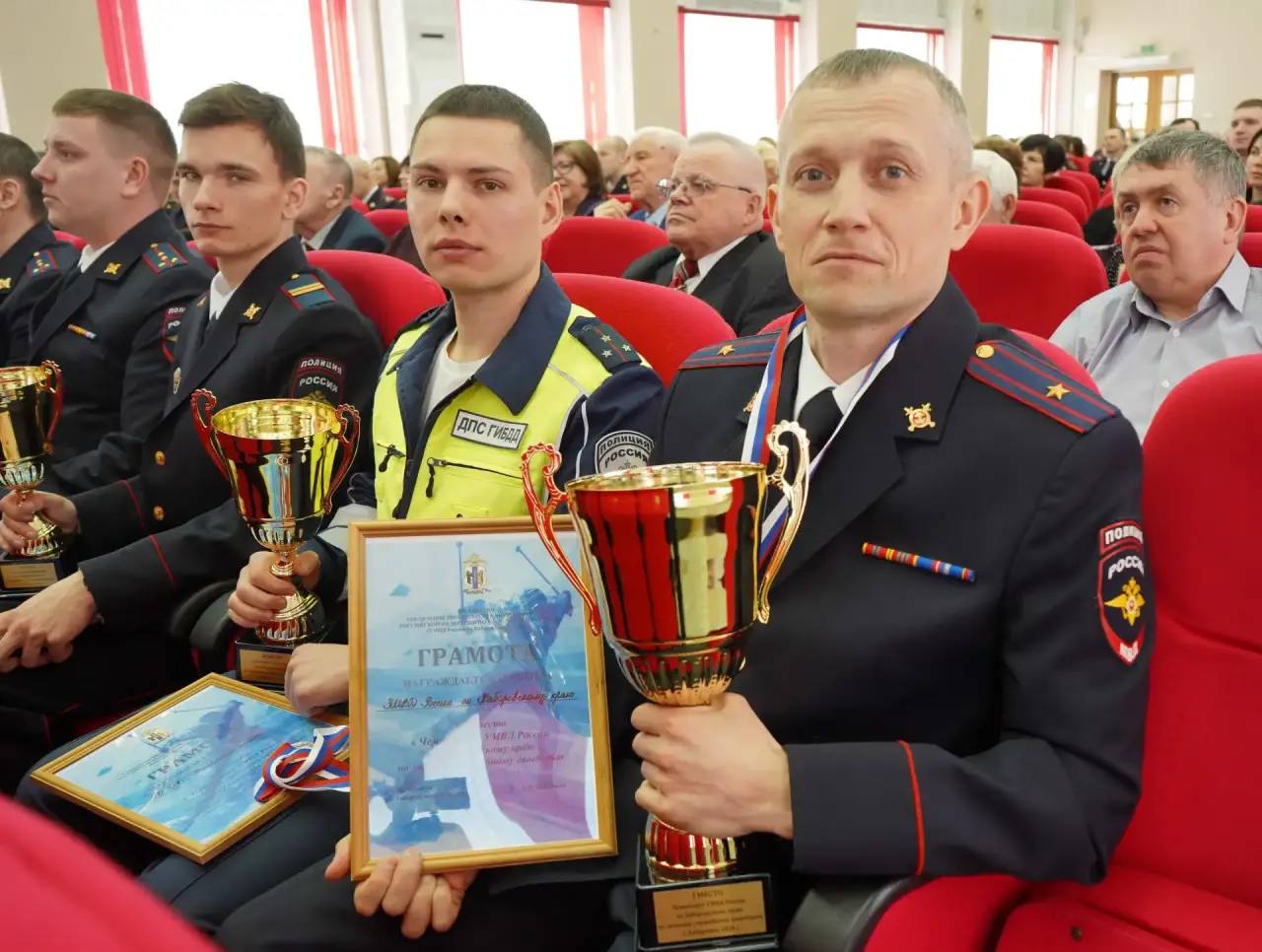 Начальник Управления МВД России по Хабаровскому краю поздравил личный состав и ветеранов ведомства с Днем защитника Отечества Начальник Управления МВД России по Хабаровскому краю поздравил личный состав и ветеранов ведомства с Днем защитника Отечества