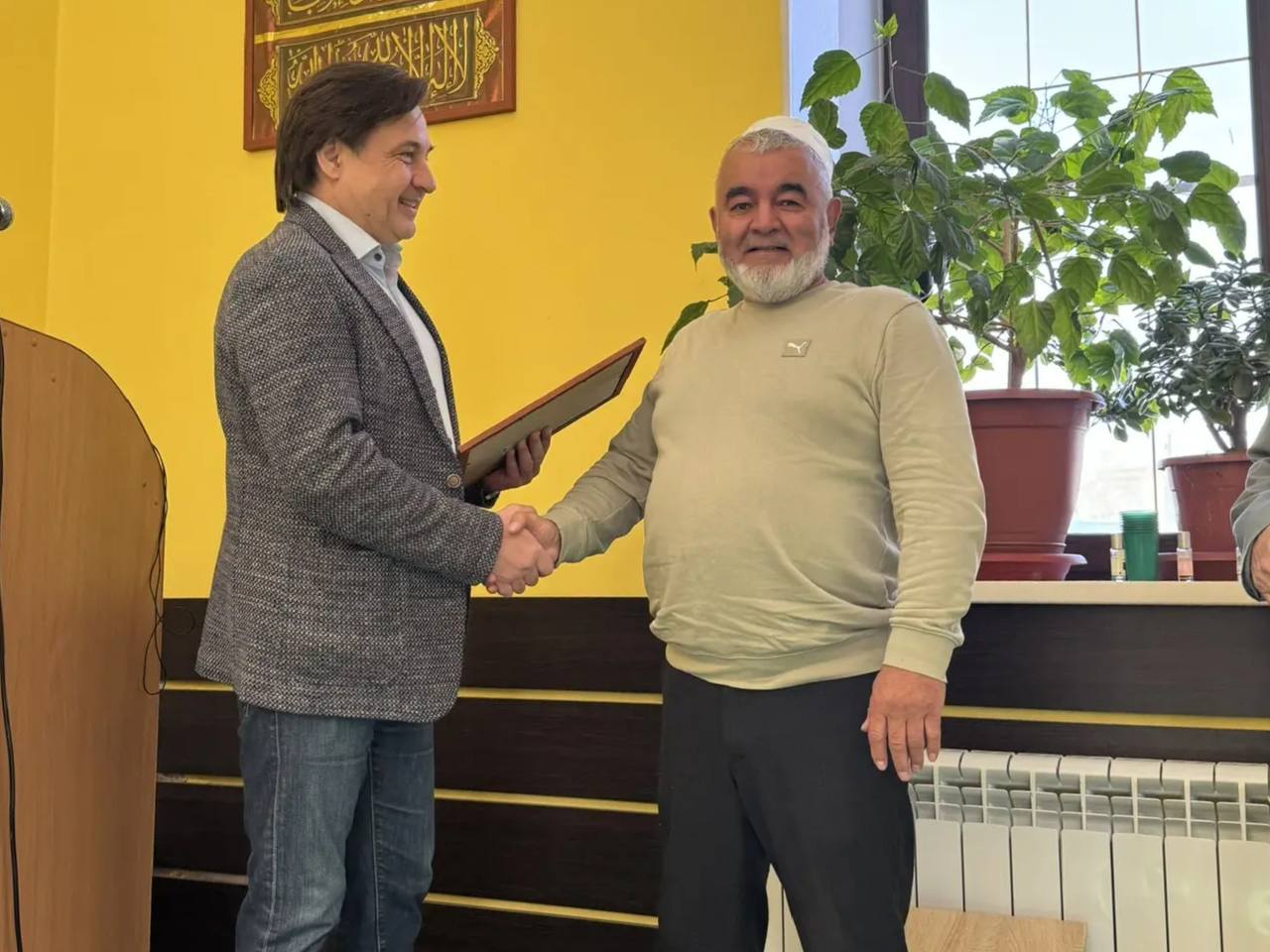 Александр Жорник: Поздравил мусульман города Комсомольска-на-Амуре с наступлением священного месяца Рамадана, а также поздравил верующих с наступающим праздником - Днём защитника Отечества, подчеркнув значимость единства... Александр Жорник: Поздравил мусульман города Комсомольска-на-Амуре с наступлением священного месяца Рамадана, а также поздравил верующих с наступающим праздником - Днём защитника Отечества, подчеркнув значимость единства...