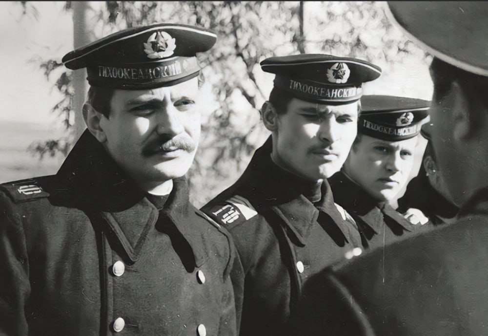 Долг Родине. Как звёзды сцены служили в армии