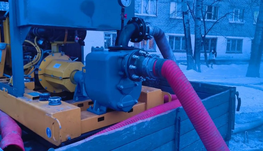 Хабаровске коммунальные службы и власти региона работают над ликвидацией крупной аварии на тепломагистрали ТМ-33 Хабаровске коммунальные службы и власти региона работают над ликвидацией крупной аварии на тепломагистрали ТМ-33