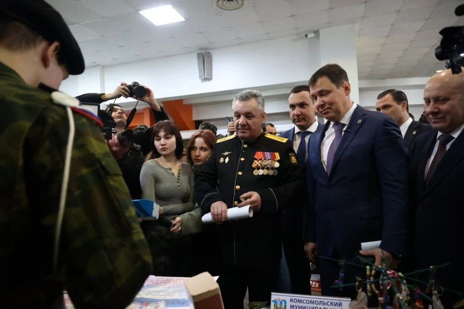 В Хабаровске проходит патриотический форум «Народ и Армия едины» В Хабаровске проходит патриотический форум «Народ и Армия едины»