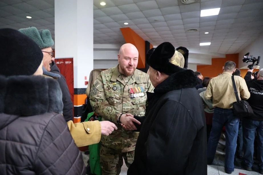 В Хабаровске проходит патриотический форум «Народ и Армия едины» В Хабаровске проходит патриотический форум «Народ и Армия едины»