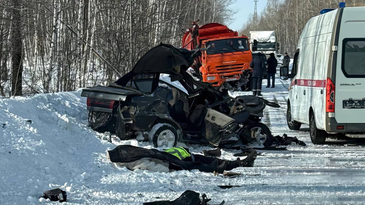 Женщина едва выжила в смертельной аварии в Комсомольске
