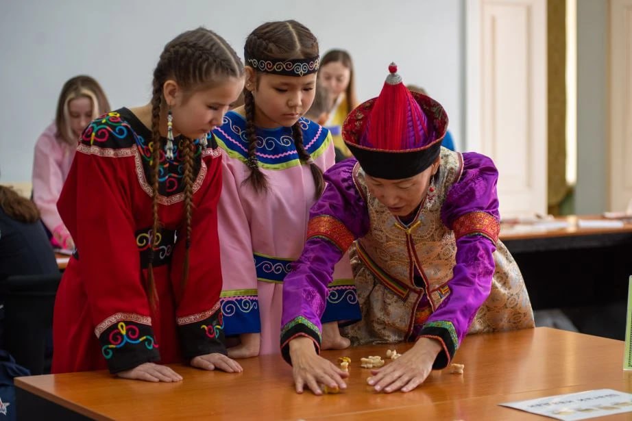 Жители Хабаровского края познакомились с особенностями языков местных народов Жители Хабаровского края познакомились с особенностями языков местных народов