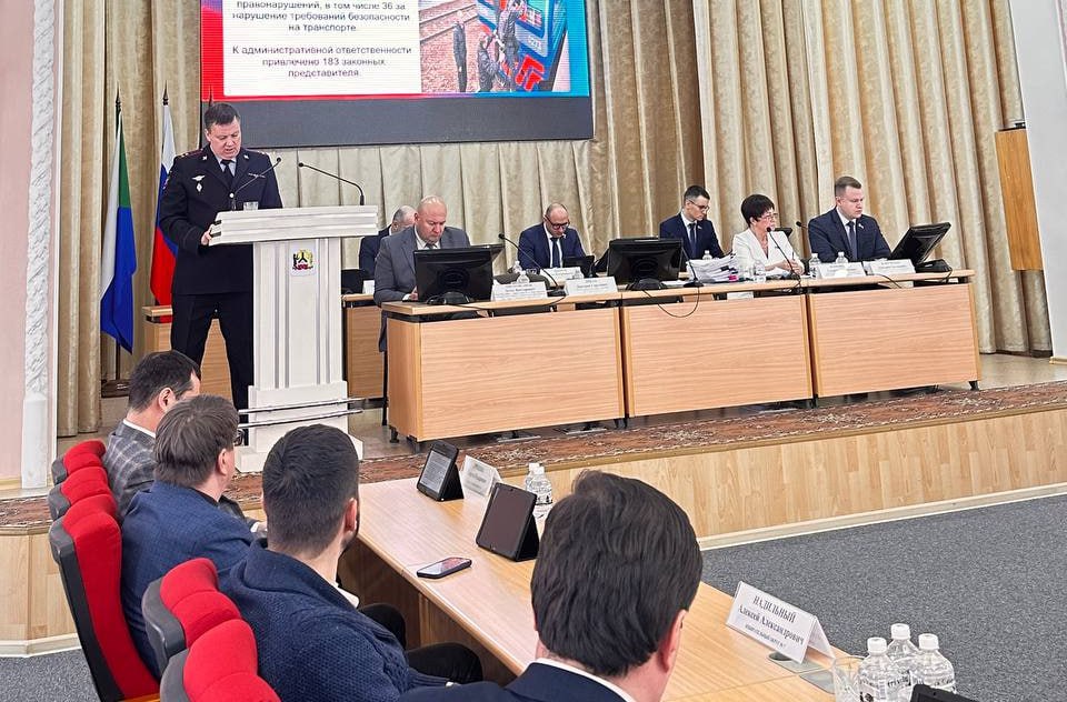 Начальник Хабаровского ЛУ МВД России на транспорте Дмитрий Лябах выступил на заседании Хабаровской городской Думы