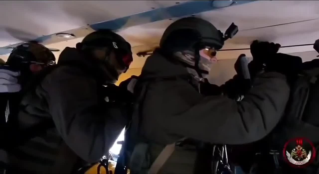 Спуски выполнены: кадры десантной подготовки спецназа Росгвардии под Хабаровском