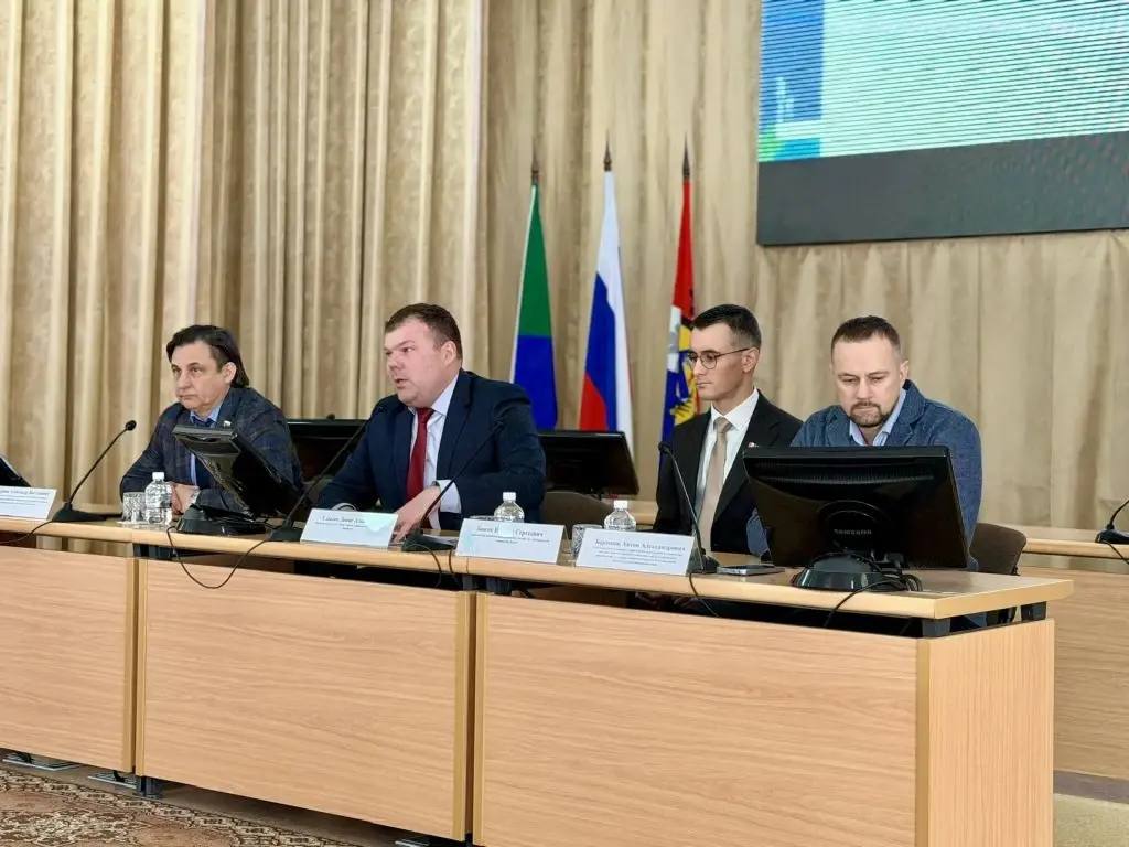 Александр Жорник: В администрации города продолжается серия обучающих мероприятий для председателей советов многоквартирных домов и представителей управляющих организаций