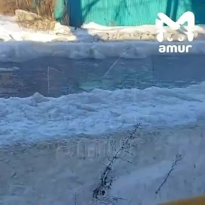 Мощный потоп третьи сутки заливает улицу в Хабаровске