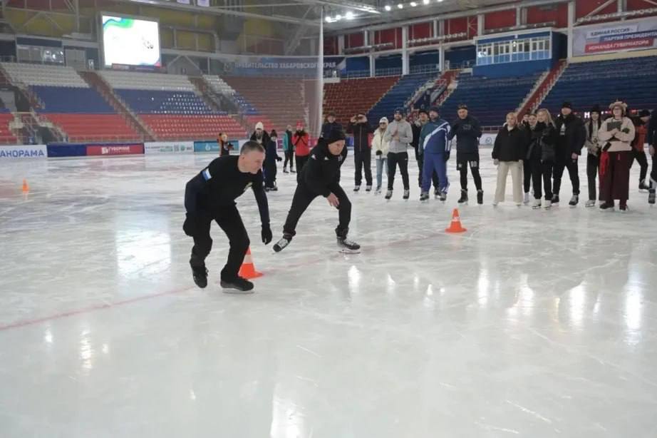 Дмитрий Демешин дал старт спартакиаде правительства в Год спорта в Хабаровском крае Дмитрий Демешин дал старт спартакиаде правительства в Год спорта в Хабаровском крае